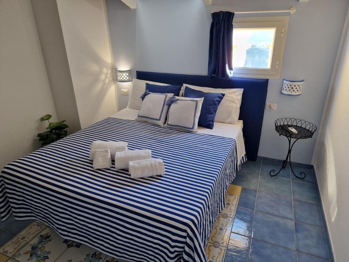 La Torretta Sea View Rooms 비코에쿠엔세 외부 사진